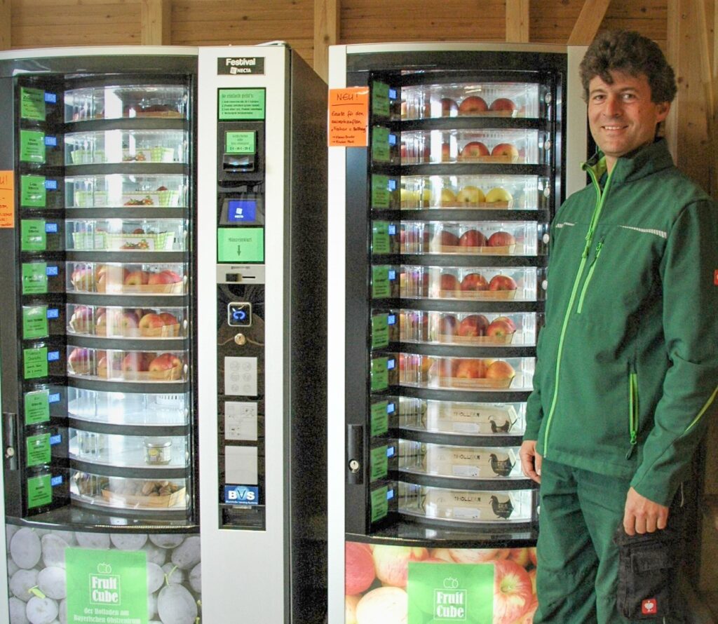 Bavarian fruit from the vending machine: Dr. Michael Neumüller and the Fruitcube