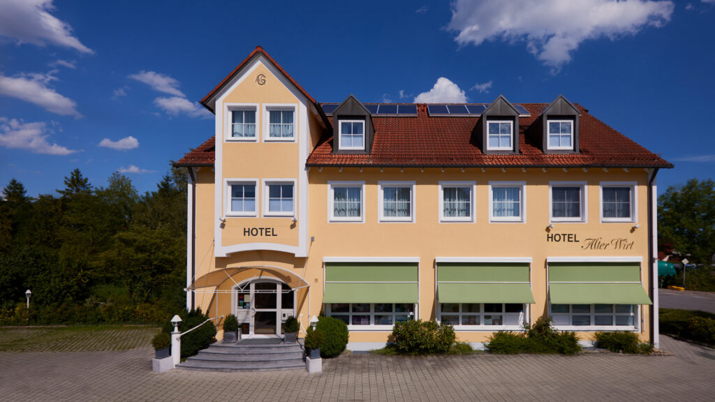 Eine echte Bereicherung für die Hotellerie in Hallbergmoos: Das Hotel Alter Wirt wurde 1993 durch die Eigentümerfamilie Graf erbaut.