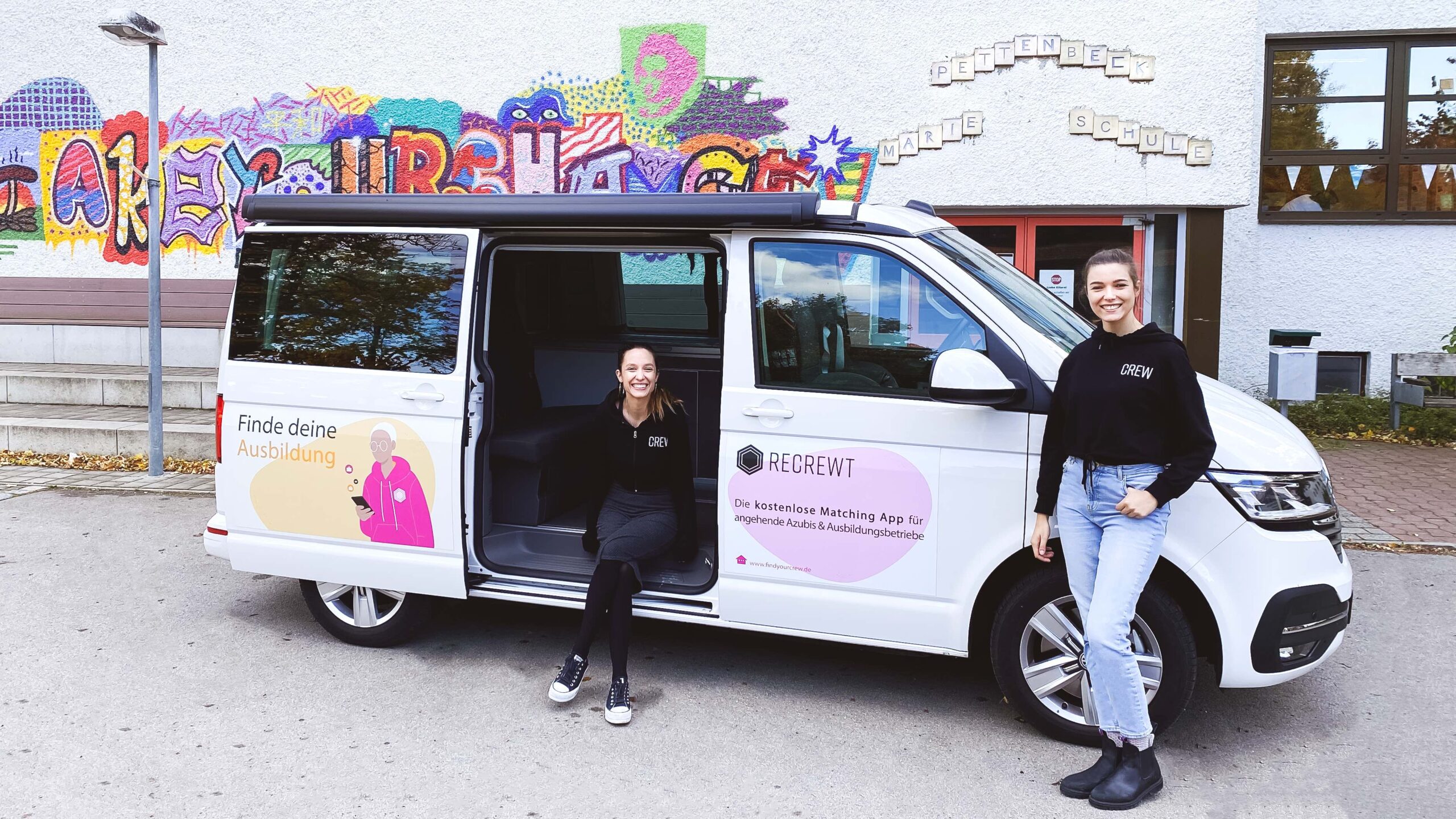 Whether at schools, at trade fairs or in their own app: the RECREWT team makes their apprenticeships in Hallbergmoos visible.