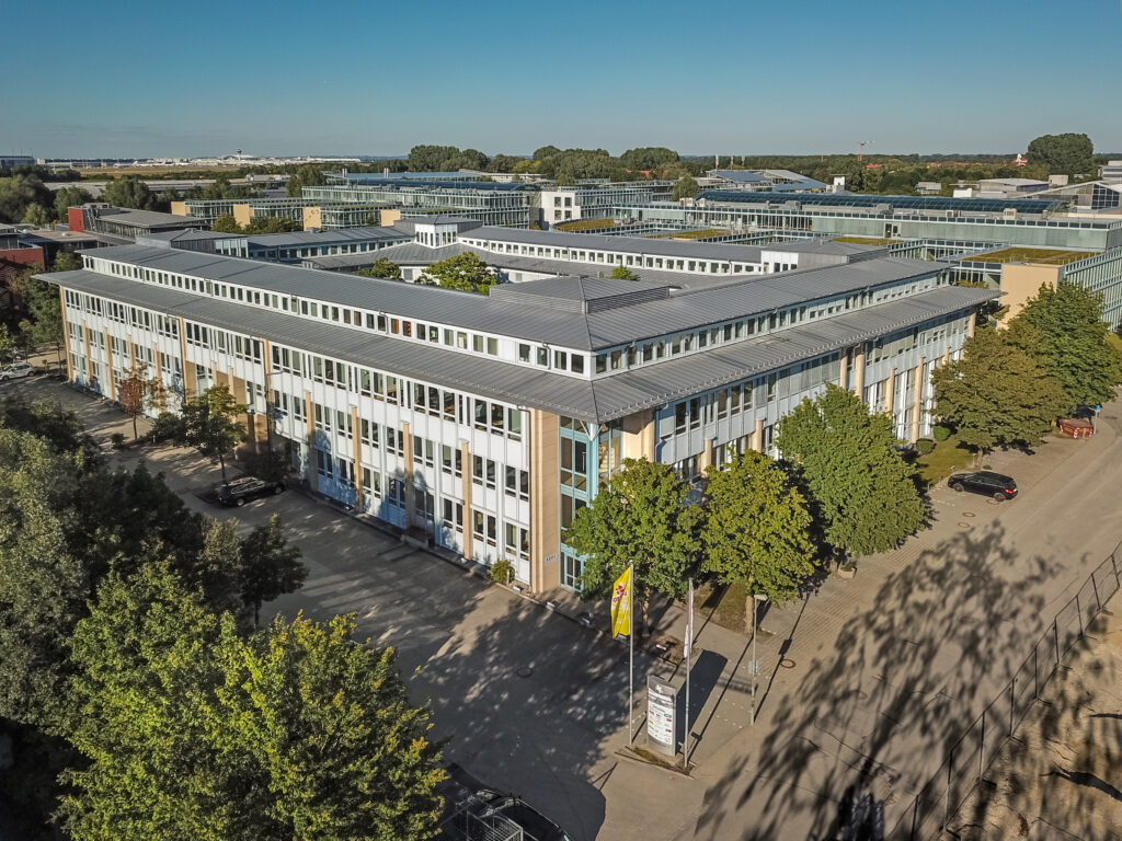 Moderne Bürogebäude im Münchener Flughafen Business Park mit einer Fläche von 100M.